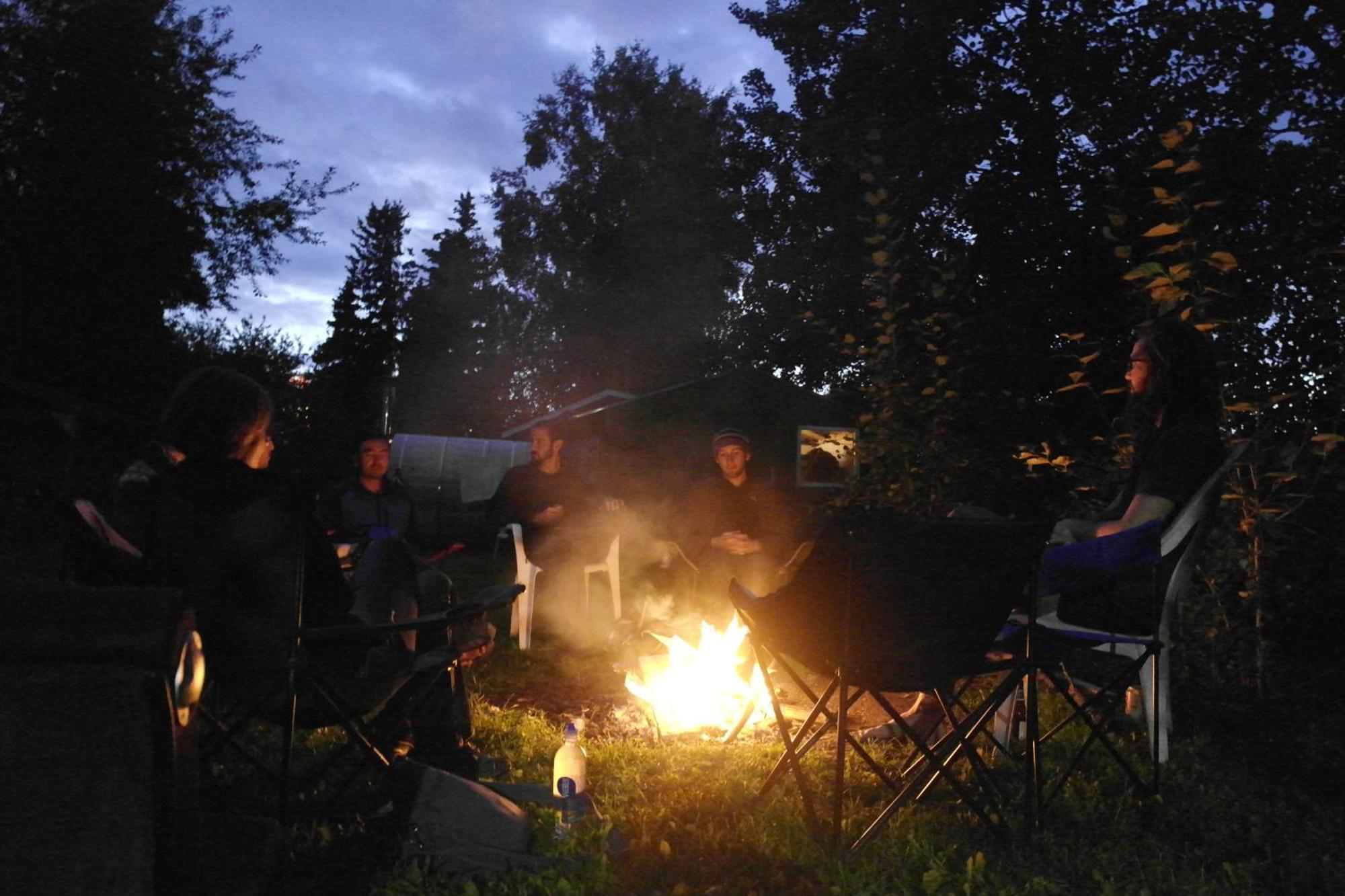 Base Camp Anchorage Hostel מראה חיצוני תמונה