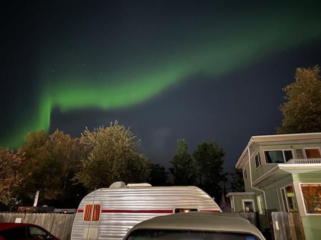 Base Camp Anchorage Hostel מראה חיצוני תמונה